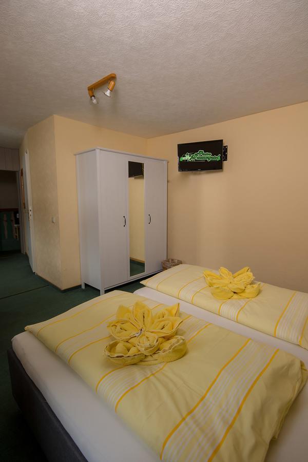 เพนชั่น อิมเมอร์กรึน Hotel คัวร์ออร์ทโยนส์ดอร์ฟ ภายนอก รูปภาพ