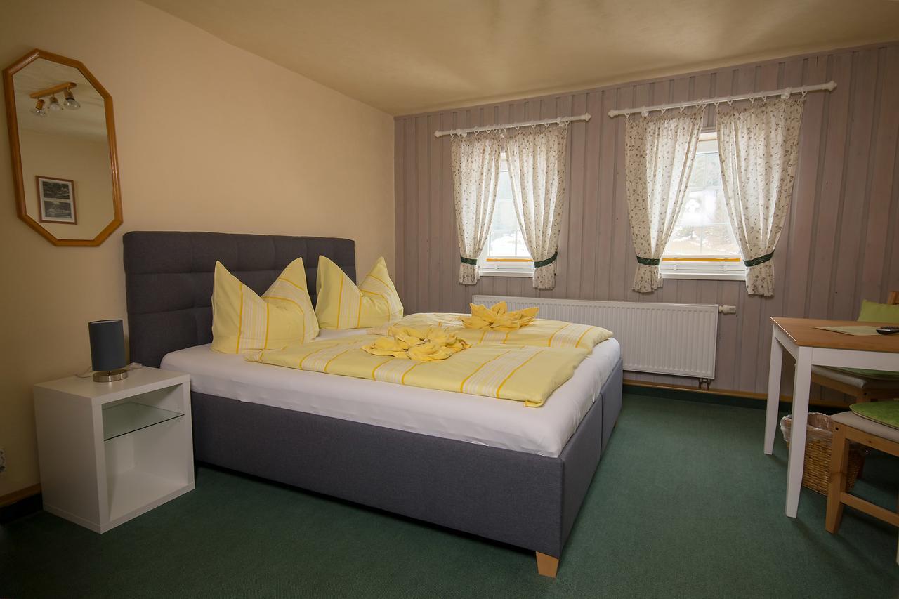เพนชั่น อิมเมอร์กรึน Hotel คัวร์ออร์ทโยนส์ดอร์ฟ ภายนอก รูปภาพ